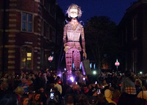 LHomme_Debout_giant_parade_at_Hull_Freedom_Festival