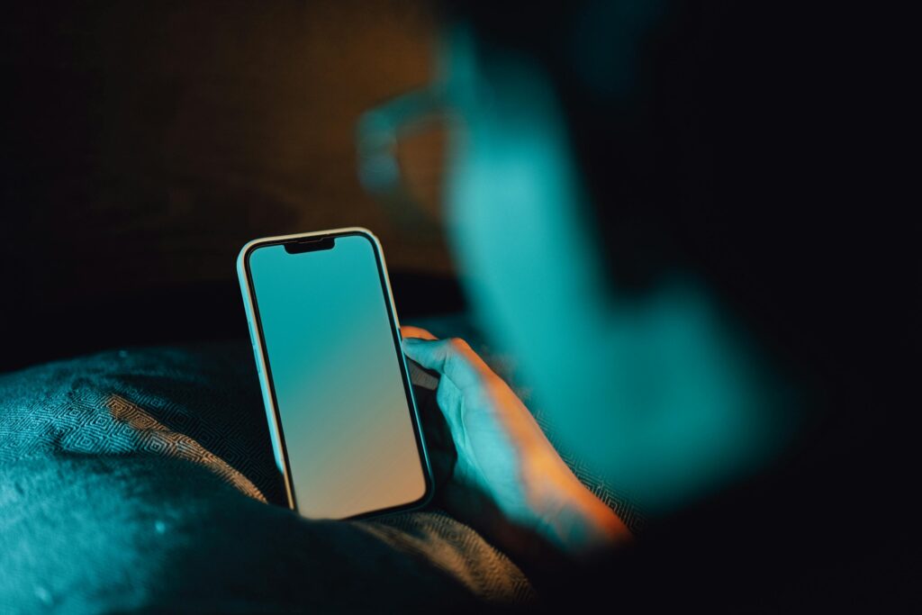 Photo by Jakub Zerdzicki: https://www.pexels.com/photo/relaxing-home-bedroom-smartphone-screen-26593178/ Full size